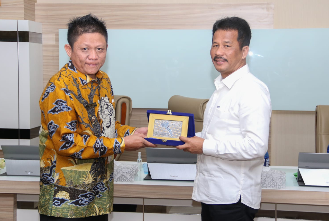 Bupati OKU Timur Lanosin Hamzah Bersama Walikota Batam Muhammad Rudi (Photo : Diskominfo Batam)